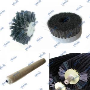 Четки със закопчан комплект