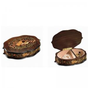 дървена музикална кутия