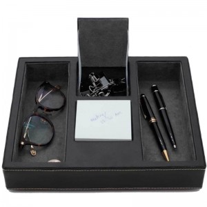 Черен кожен калъф