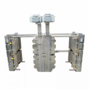 Пластмасови плесени с голям обем