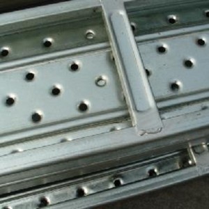 Поцинкована стоманена планка с 250 ширини