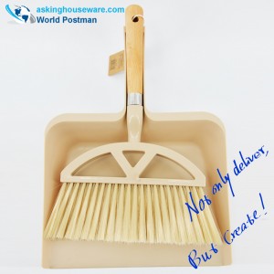 Мрежа за плаж с четка на Akbrand Square Dustpan Brush