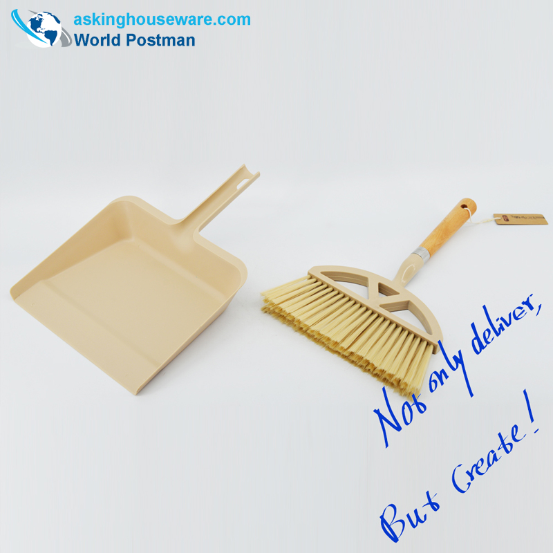 Мрежа за плаж с четка на Akbrand Square Dustpan Brush