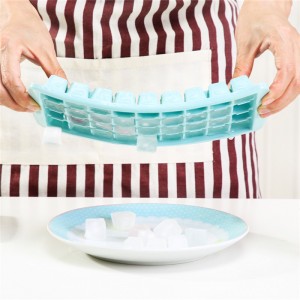 36 квадратни малки силиконови тави за ледени кубчета с капаци