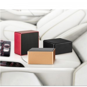 Мини автомобилен пречиствател за въздух с USB захранване с интелигентна функция за откриване на качеството на въздуха за премахва...