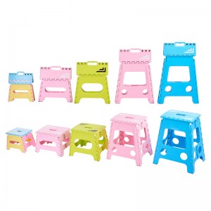 Леката пластмасова сгъваема стъпална табуретка за баня, кухня и пикник