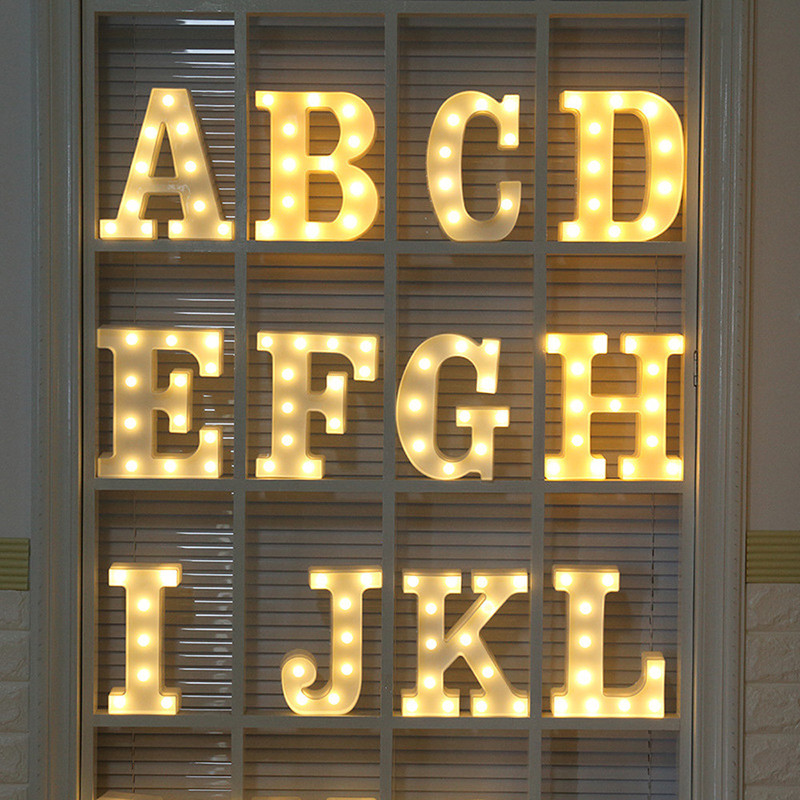 Азбучни букви светлини LED светят бели пластмасови букви, стоящи висящи A-M u0026