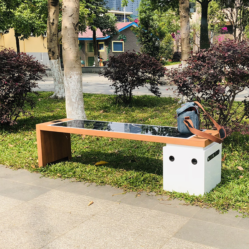 Безжично зарядно устройство за слънчева енергия Smart Park Bench