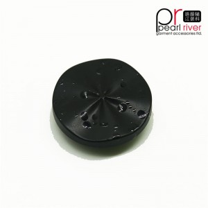 Персонализирано лого с кръгла гравирана смола. Шийте копчета за дрехи / ризи