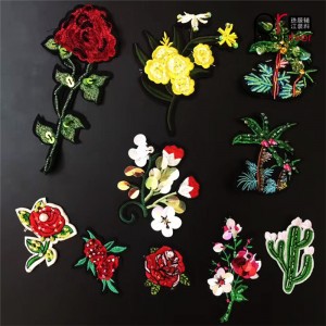 Най-новата лепенка с бродирани животни и цветя