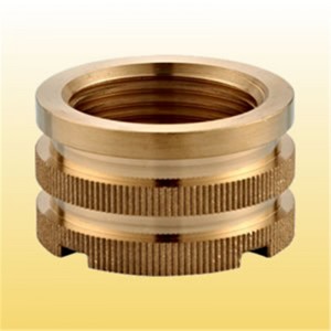 Вмъкване на женски монтаж