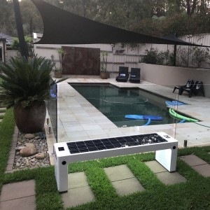 Соларна градска пейка за външна употреба