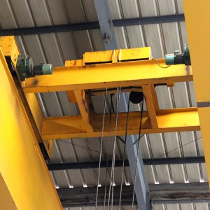 Двоен носещ кран с повдигаща се количка