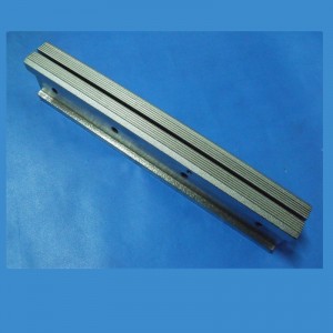 Опаковъчни машини запечатват челюсти