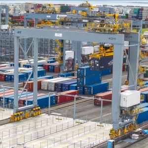 Релсов монтажен контейнер (RMG кран)