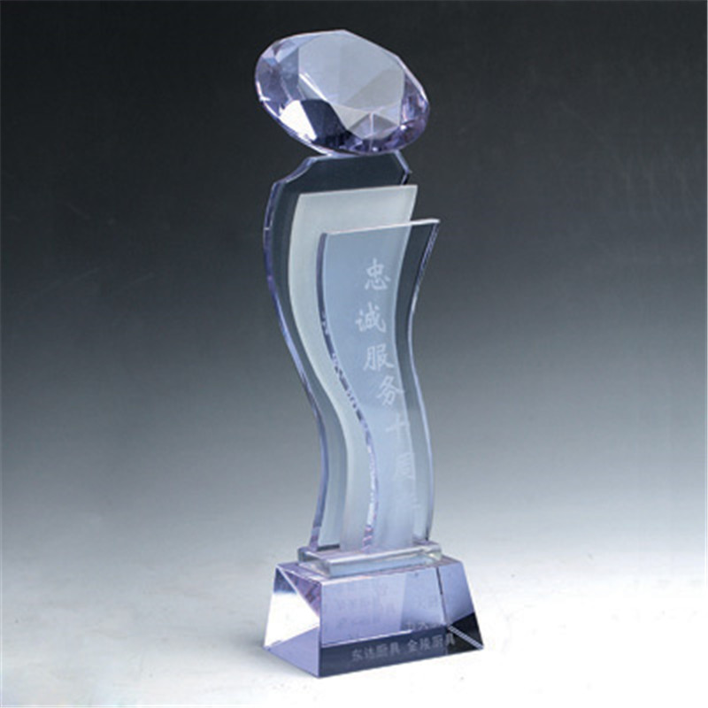 Трофей с диамантен кристал