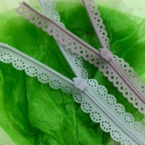 Невидим цип с шарени дантелени ленти 12