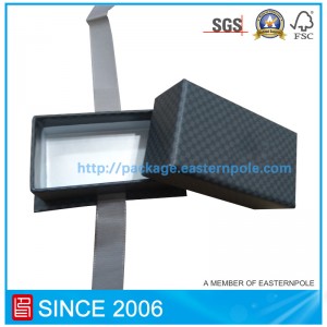 Черна луксозна опаковъчна кутия с основа и панделка