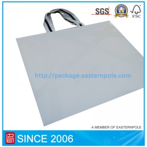 Луксозна бяла хартиена торбичка за облекло с обърнато дъно