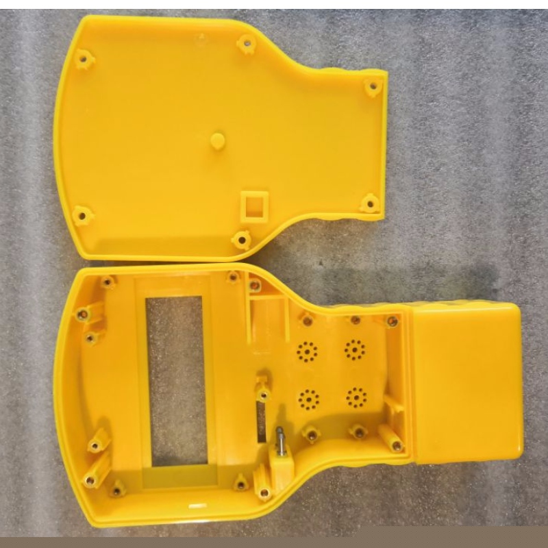 пластмасов корпус