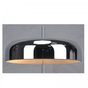 Настолна лампа с метален нюанс и плоска основа