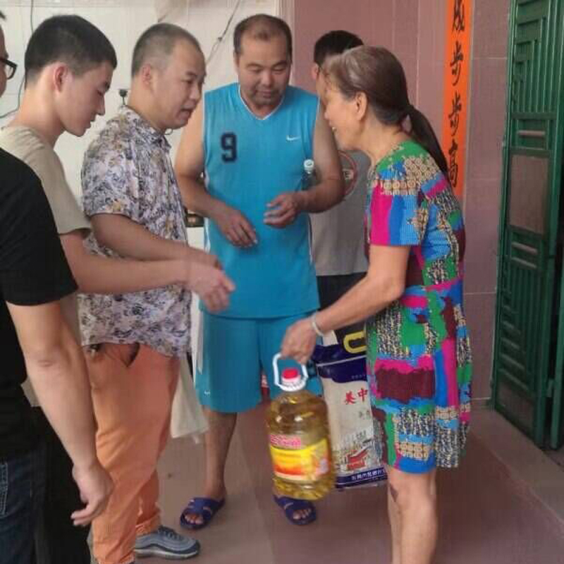 Благотворителност Shengjia през септември 2019 г.