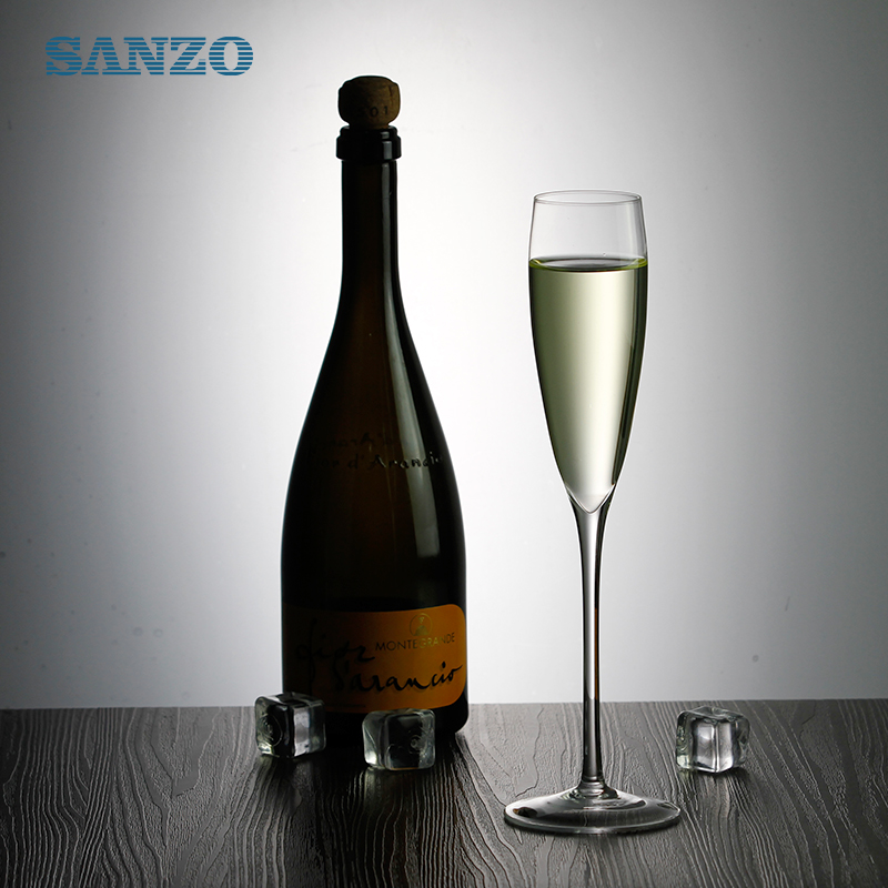 Шампоани за шампанско с издухано стъкло, изпечени по поръчка Ръчно изработени пластмасови чаши за шампанско от стъкло