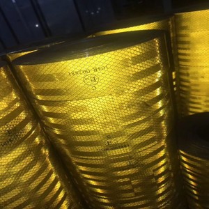 светлоотразителна лента за пътна безопасност