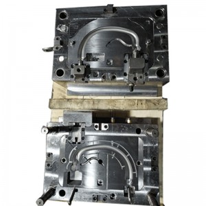 Парапет на селскостопанска техника