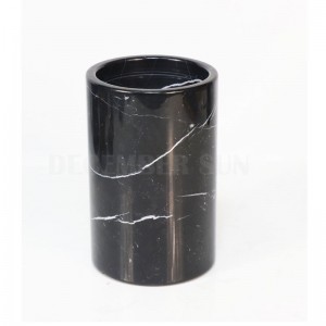 Черен мраморен охладител за вино