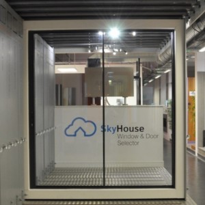 Плъзгаща се вратичка от тясна рамка