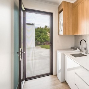 НАГРАДЕНИ ВРАТИ