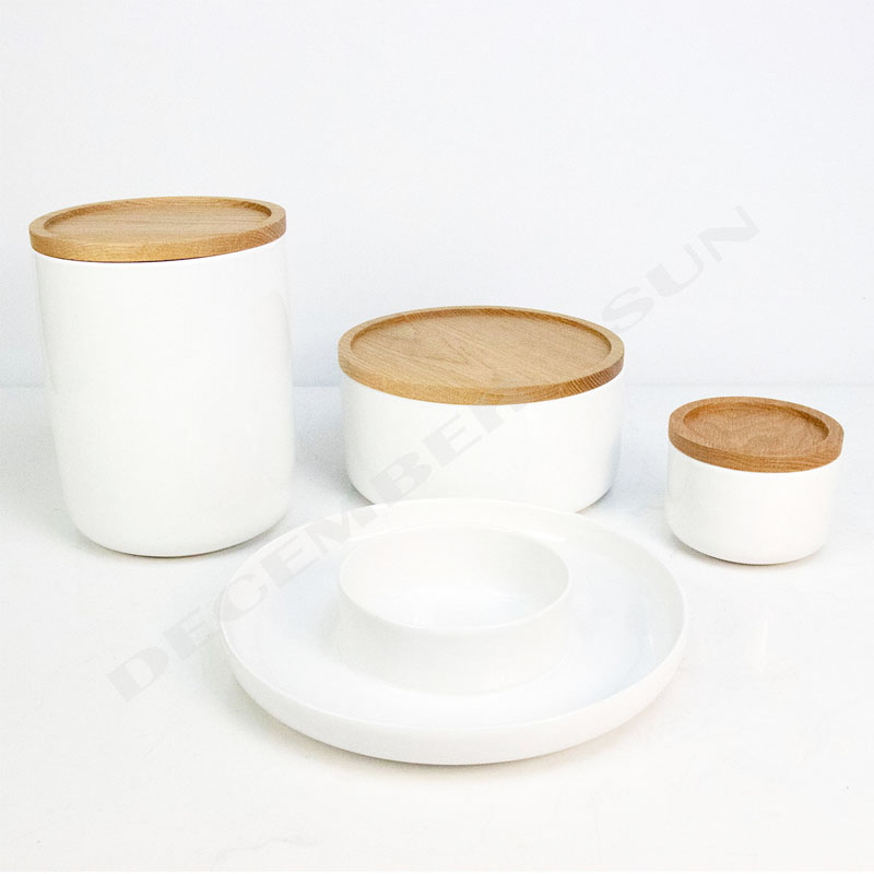 Търговска керамика с принадлежности за кухня с капак на дърво