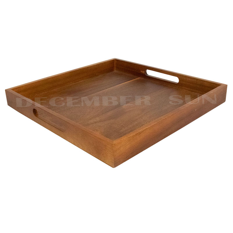 Продавам добре бамбукова дървена тава