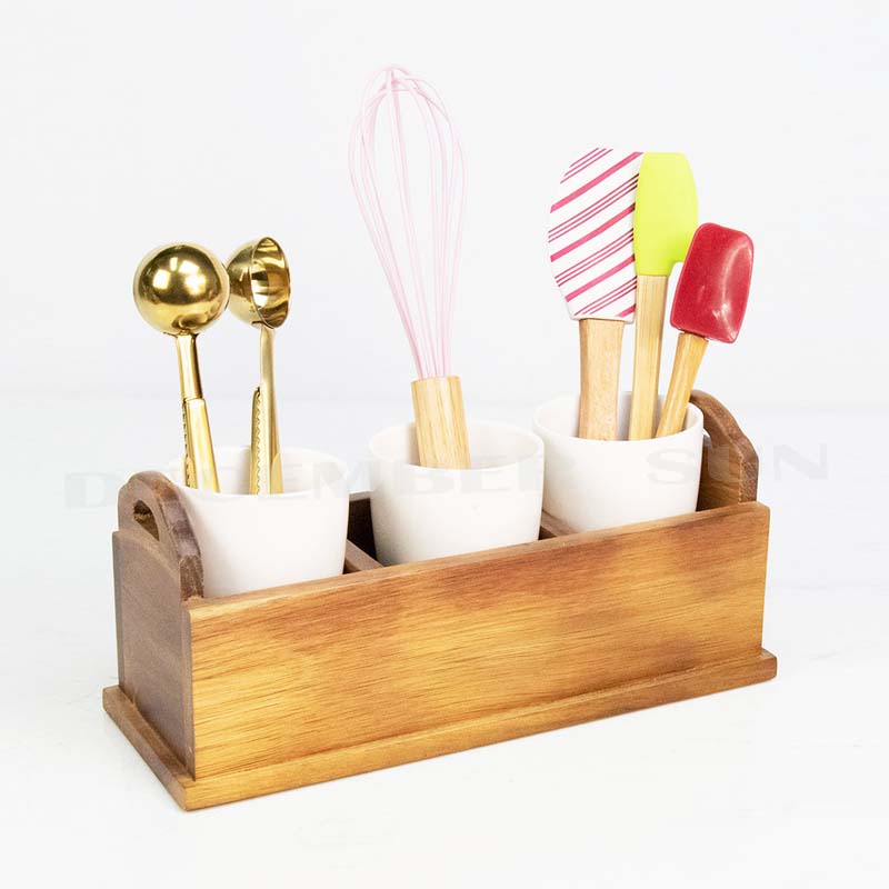 Лесен за употреба инструмент и държач за кухненски прибори