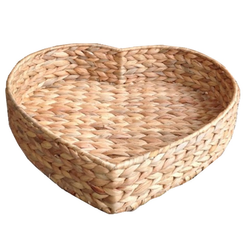 Кошница с воден хиацинт във формата на сърце