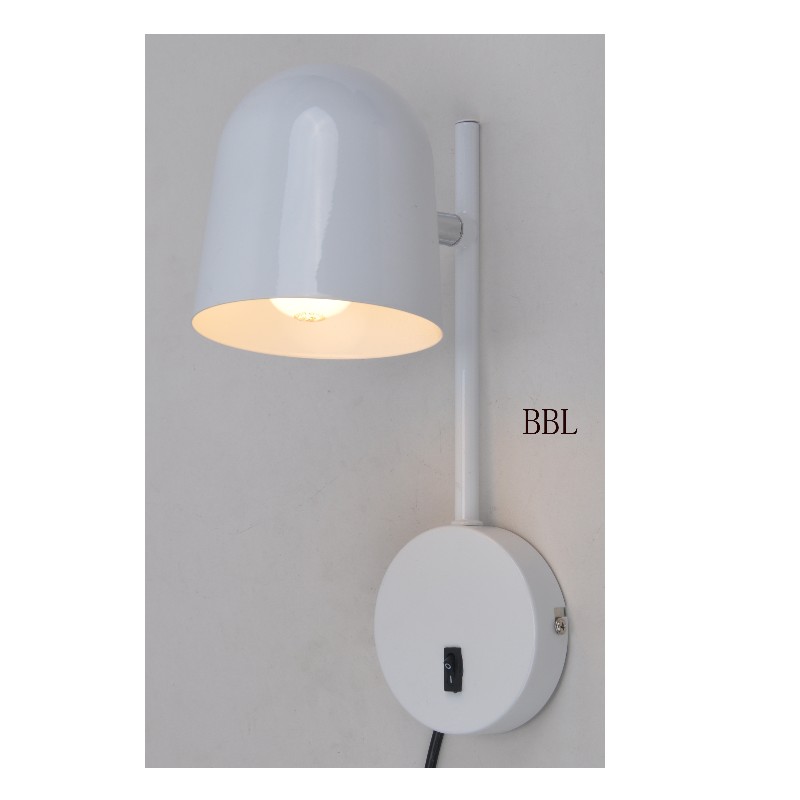 Стенна лампа с въртящ се метален нюанс