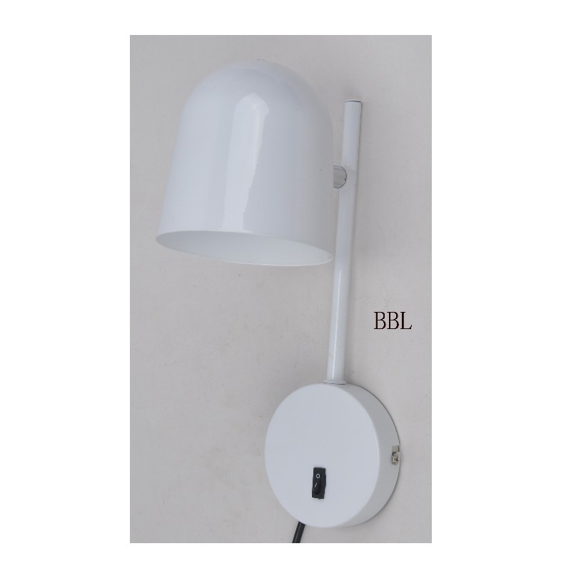 Стенна лампа с въртящ се метален нюанс