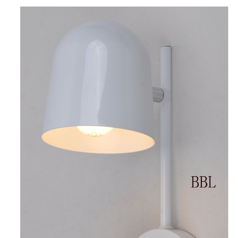 Стенна лампа с въртящ се метален нюанс