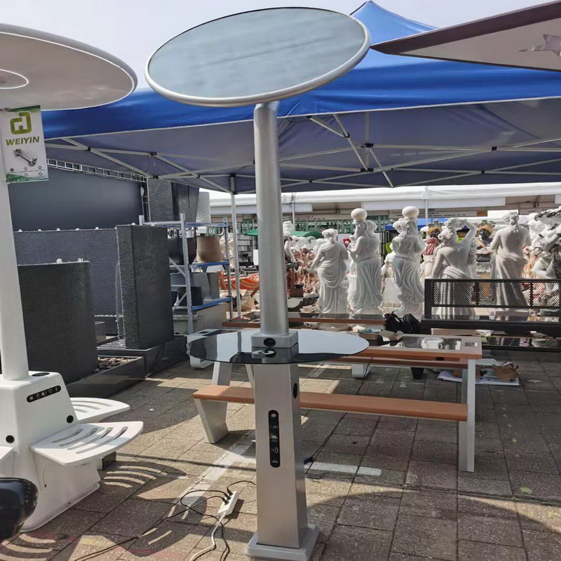 Популярни интелигентни улични мебели за слънчеви батерии за зареждане на мобилни телефони