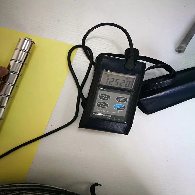 Супер здрава NdFeB магнитна лента 14000Gs SUS316 нишка от неръждаема стомана лесна инсталация