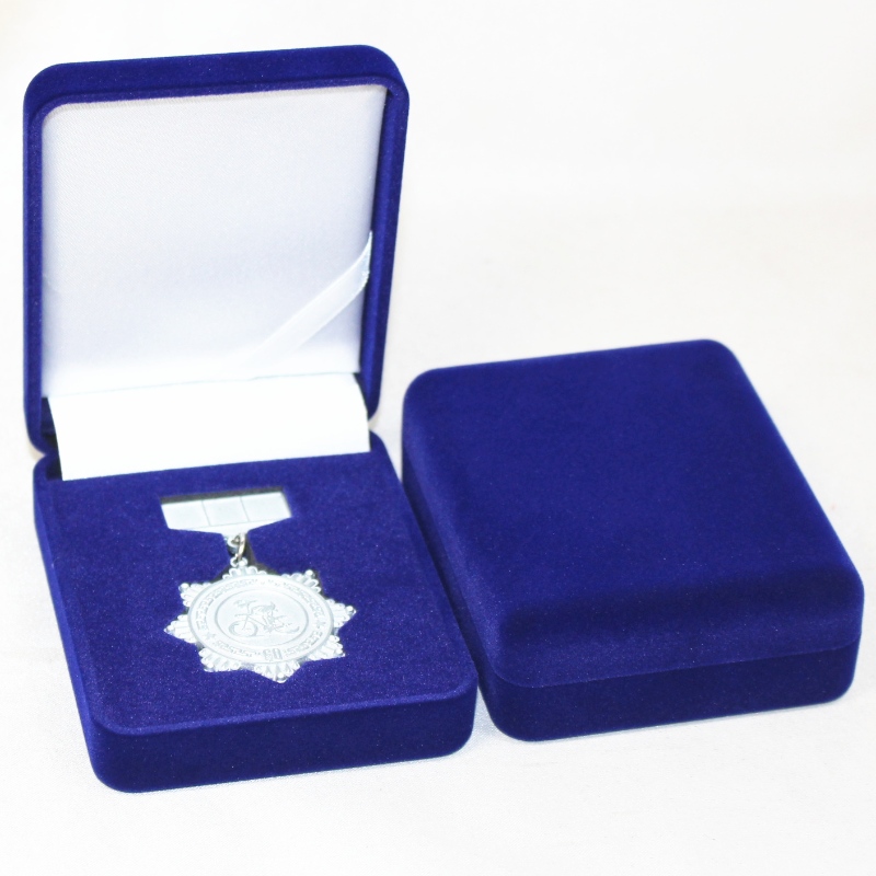 Точка D-26 кръгла форма Велвета кутия за монети, медальон, mm.75*95*32mm, тегло около 65g