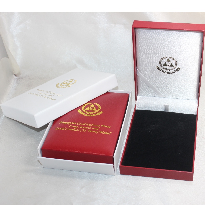 Артикул V-15S правоъгълник Кожа от хартия за кожа за медал, монета и значка 75 * 120 mm и др. Mm. 97 * 143 * 34, тежести около 170гр