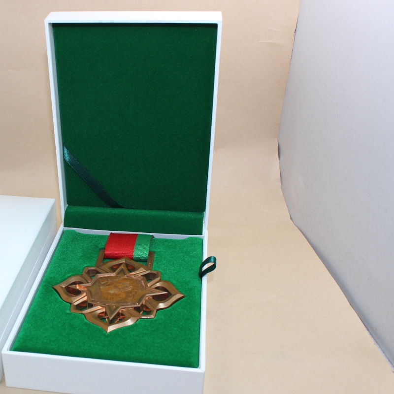 Елемент V-15L правоъгълник PU кожена кутия за 90*120 mm медал, значка с монети, и т.н. mm.110*157*40, тегла около 185g