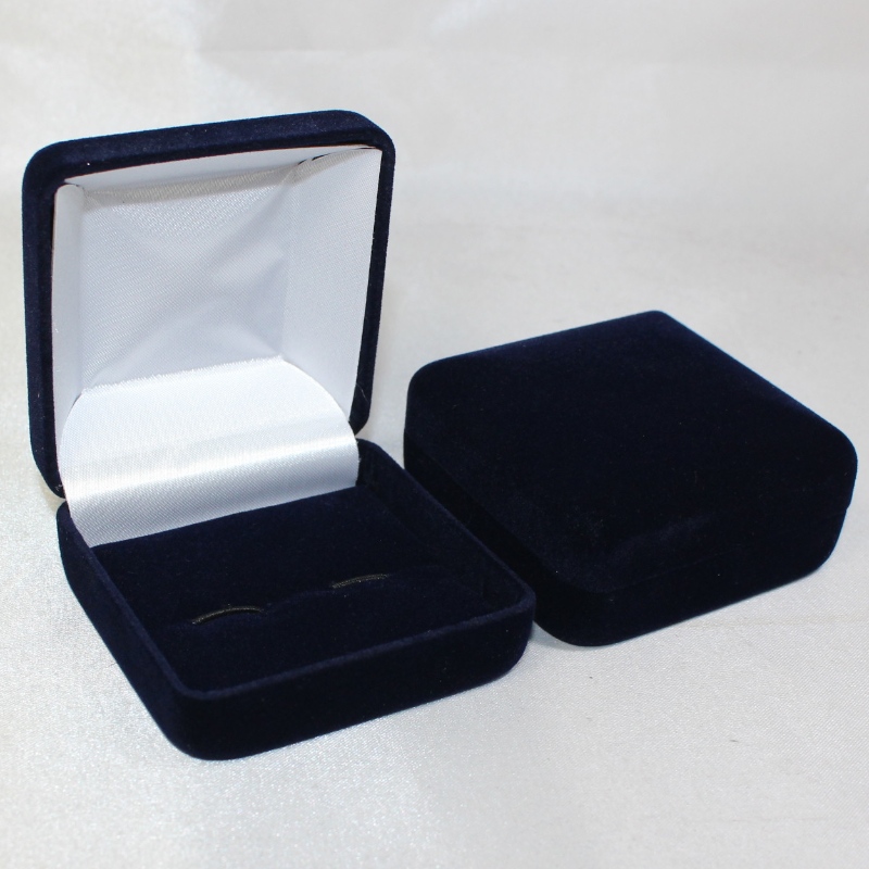 Артикул T-02 медална кутия, покрита с фланелет или PU кожа за 25-45 мм монета, значка ＆ малък медал и др. Mm.65 * 65 * 35 мм, тегло около 62 г