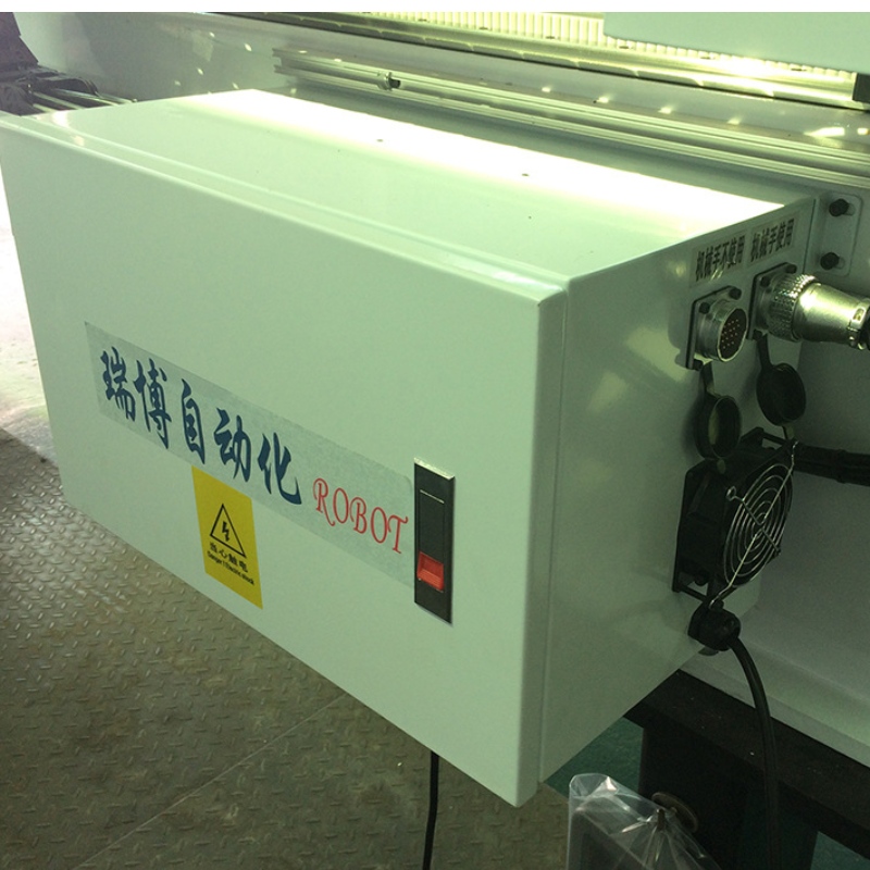 China Low Price Robotic Arm Manipulator with Servo Motor for Intection Molding Machine