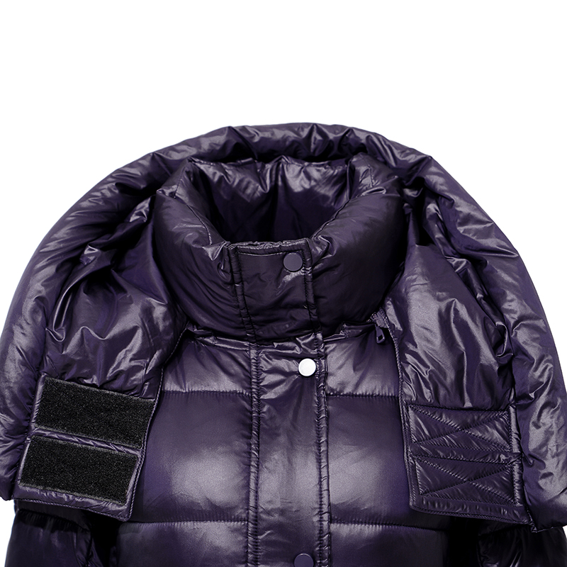 Дамско яке с качулка, дълго топло сако, със свален капак.