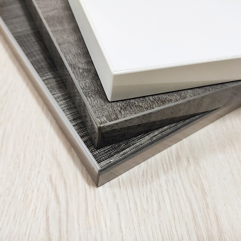 Защо изкуственият панел се нуждае от лентова лента?