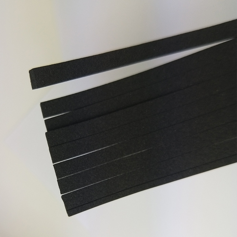 Фабриката доставя черна EPDM пяна, огнезащитна лепилна пяна, амортизираща и уплътняваща пяна може да бъде изрязана