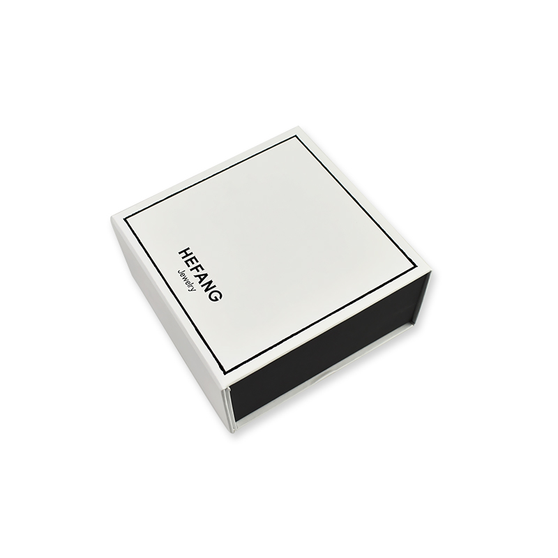 Бижута/квадратна кутия